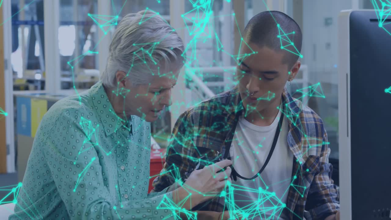 animación de redes de conexiones entre diversas personas de negocios en la oficina
