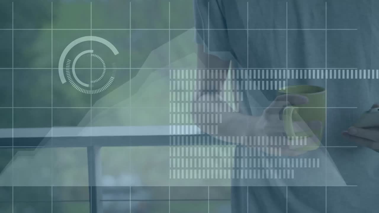 animación de diversos datos sobre las manos de un hombre caucásico usando un teléfono inteligente