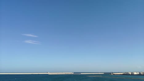 time lapse of the horizon by a port