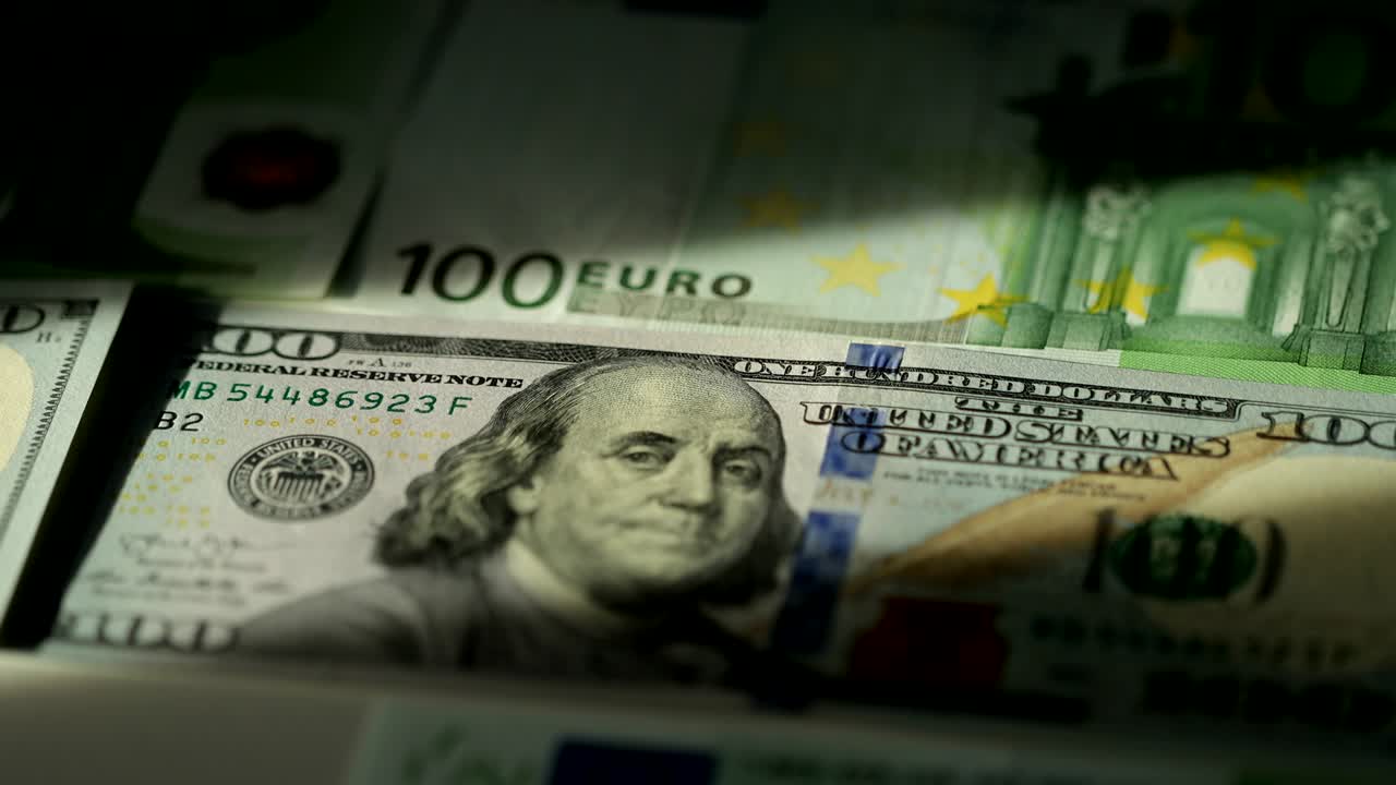 denaro e finanze. cassa-imposta, tasse, debito, spesa, credito. rotazione ravvicinata