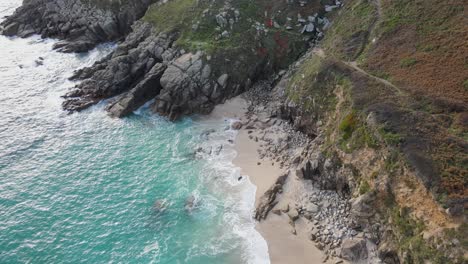 Acantilados-Rocosos-De-Minack-En-Cornwall,-Inglaterra