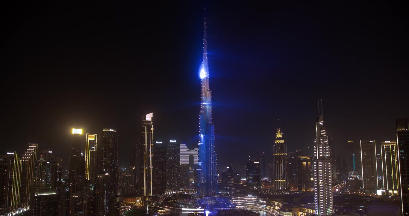 Burj Khalifa Iluminado com Show de Luzes Noturno em Dubai