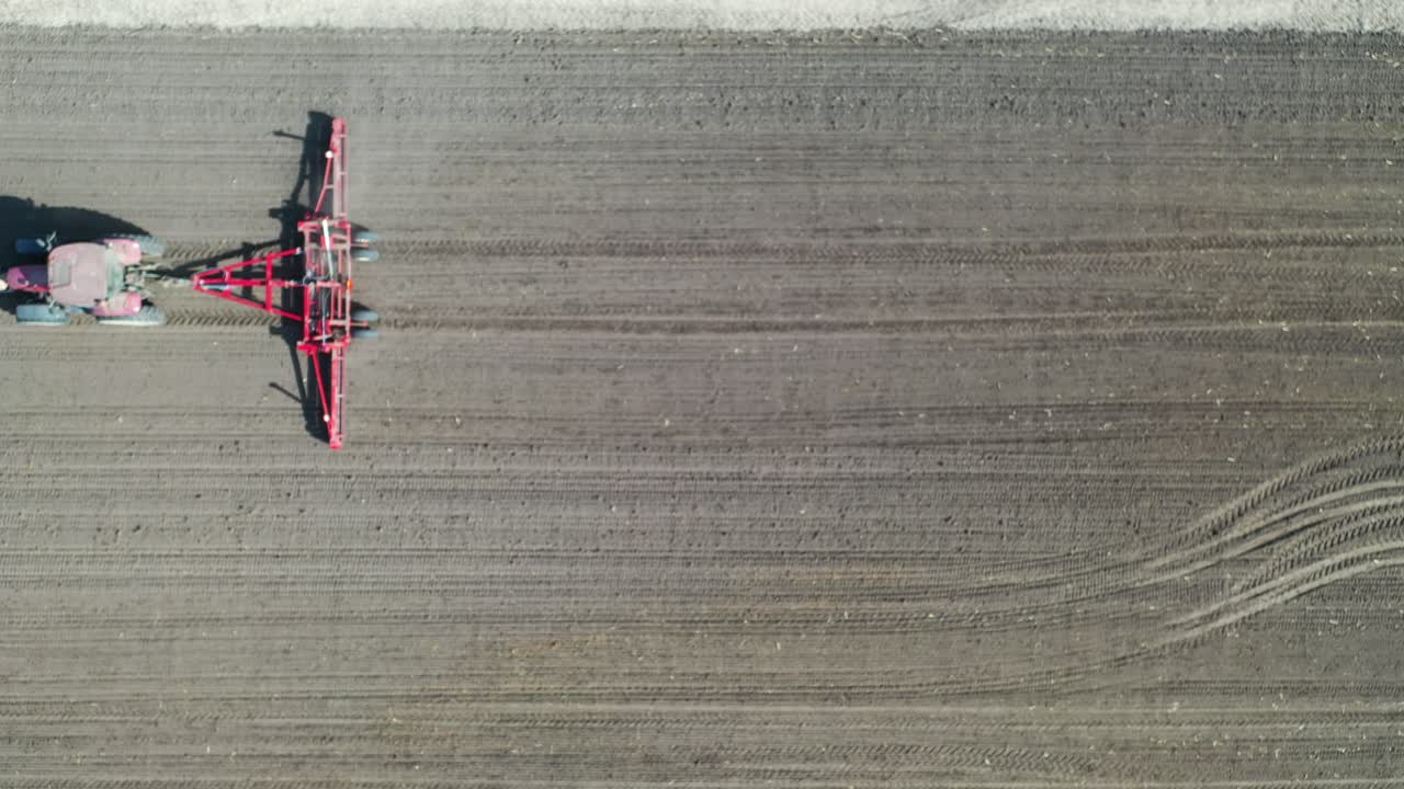 트랙터 가공  의 공중 사진