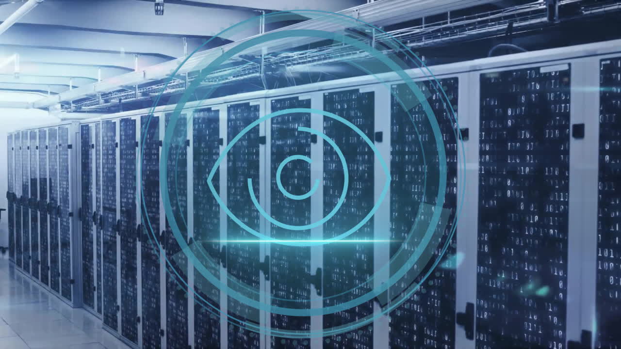 animación de texto de seguridad cibernética y procesamiento de escáner biométrico ojo sobre sala de servidores