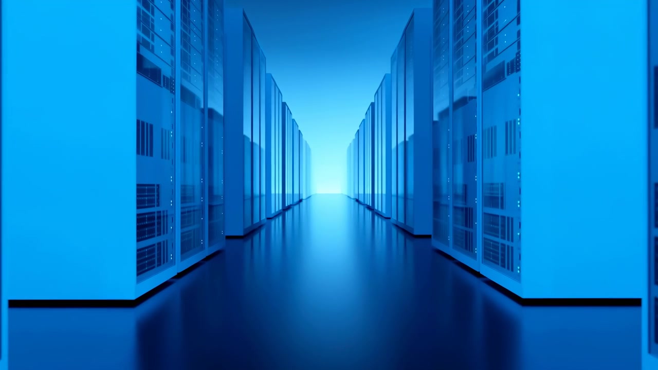 Symmetrisk korridor mellem høje serverracks i et moderne datacenter, oplyst af køligt blåt lys og et lyst forsvindingspunkt, med et reflekterende gulv