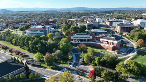 Retiro-Aéreo-De-La-Universidad-James-Madison-En-Harrisonburg,-Virginia