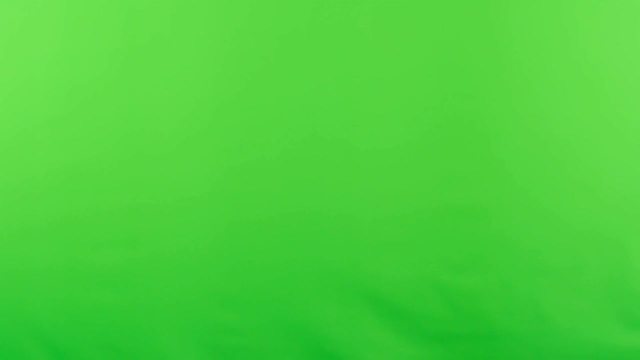 mensajero con guantes protectores dando cajas de pizza al cliente