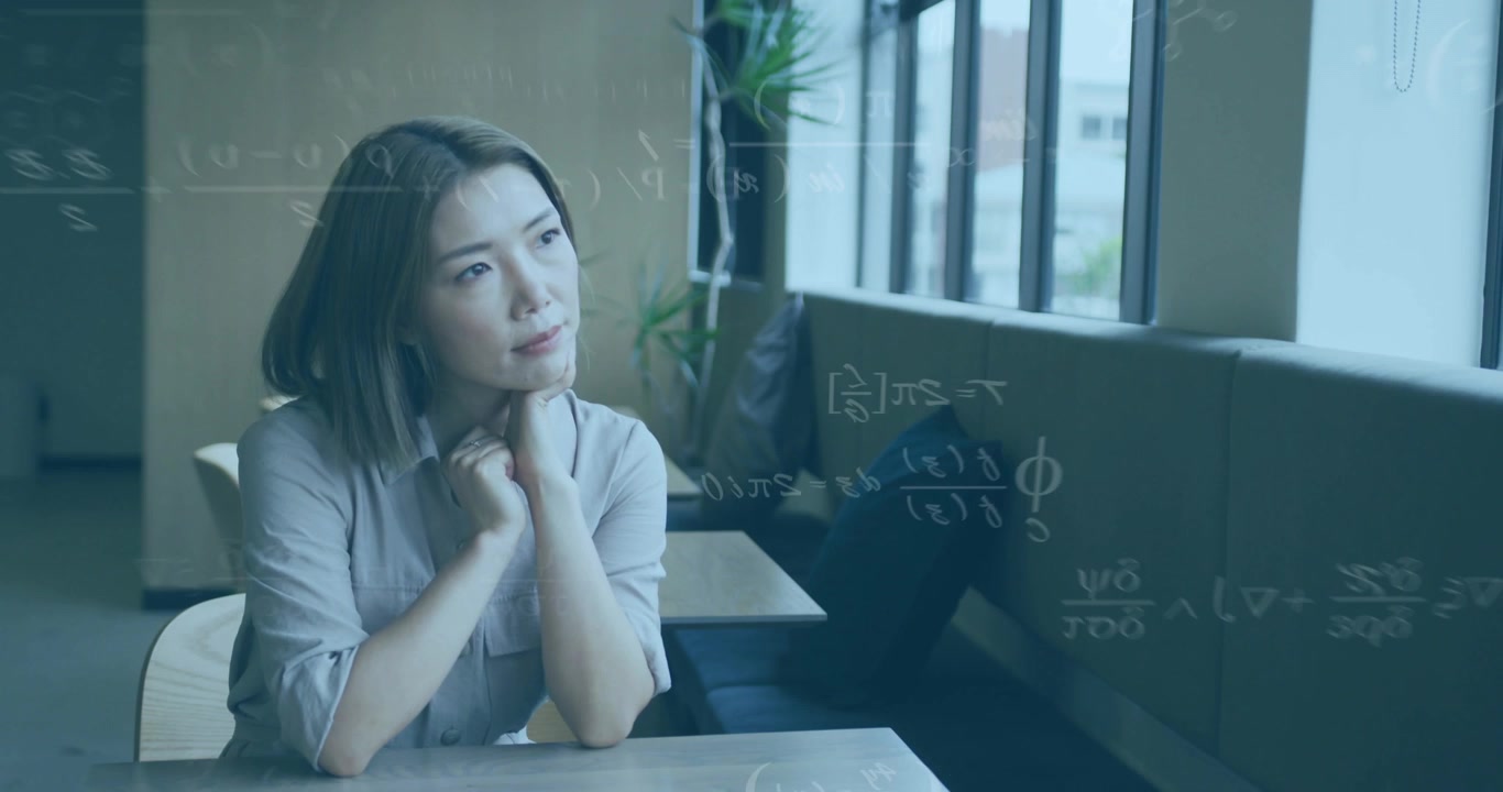カフェの窓辺で女性が目を開けて景色を眺め、数式が頭上に重なり、科学を助ける。