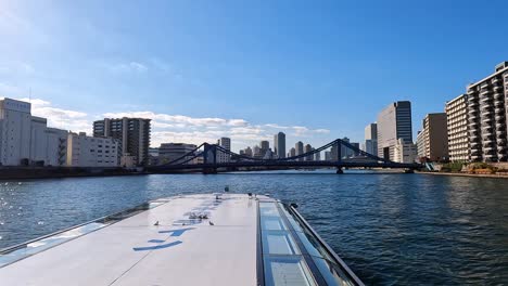 Klares-Blaues-Wasser-Des-Sumida-Flusses