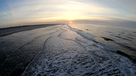 maravillosa puesta de sol en el océano