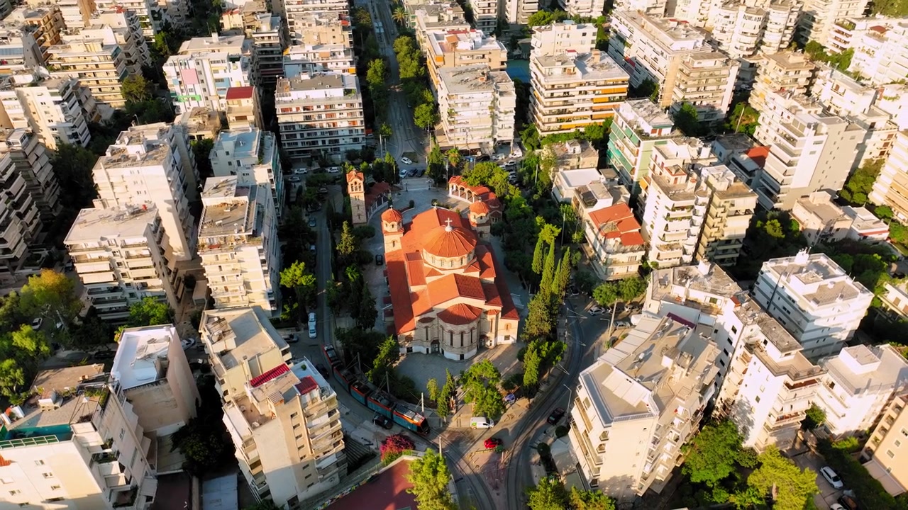 Orbita ravvicinata con drone della cupola della Chiesa di Panagitsa, Atene
