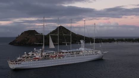 Big-cruise-ship-anchored-in-Rodney-Bay,-Saint-Lucia