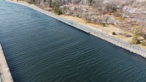 traffic headed toward the channel and lake