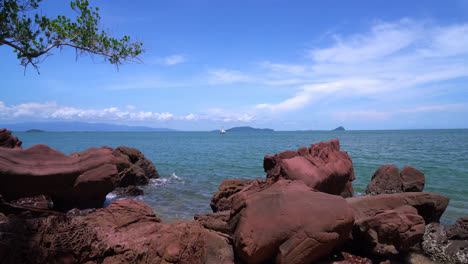 La-Costa-Rosa-Con-Playa-De-Mar-En-Chanthaburi,-Tailandia