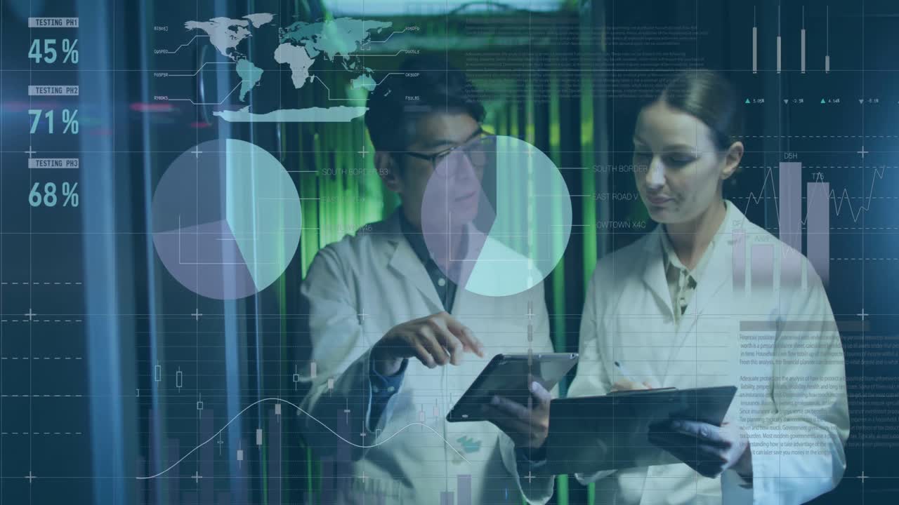 animación del procesamiento de datos a través de diversos ingenieros de ti por servidores informáticos