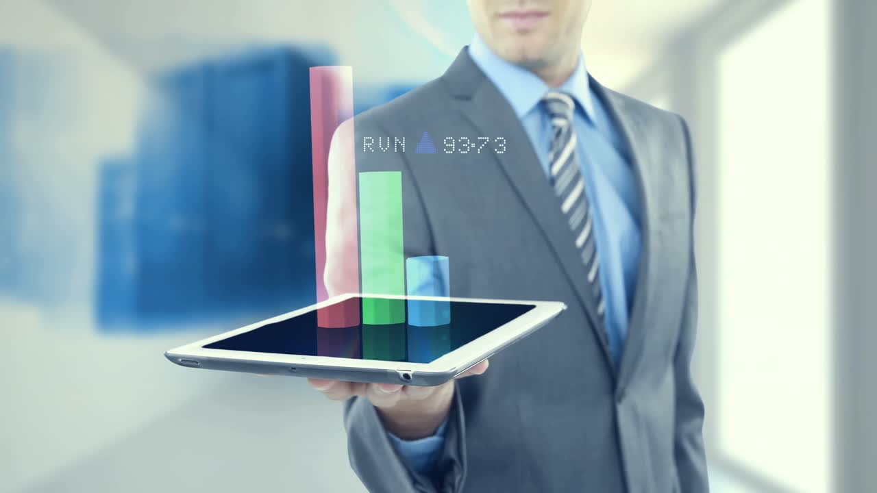 hombre de negocios usando una tableta digital