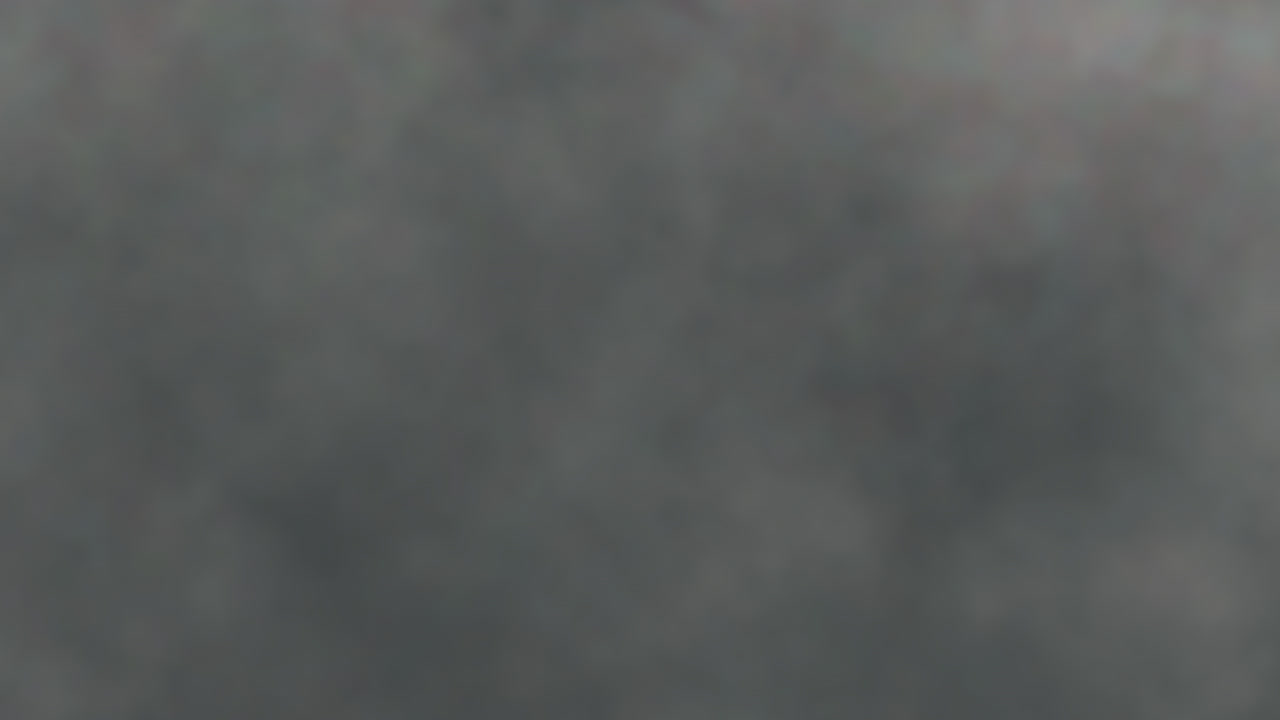 Nuvens Cinza-escuras Movendo-se por um Céu Nublado