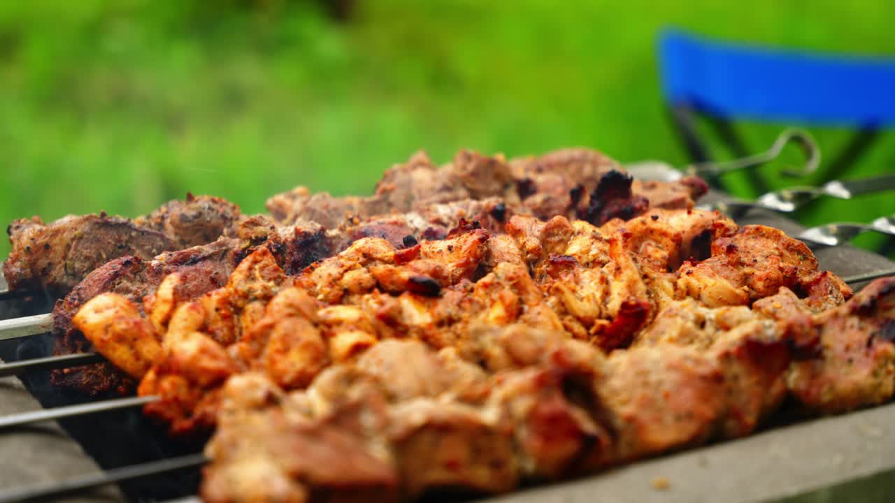 Shish kebab a la parrilla