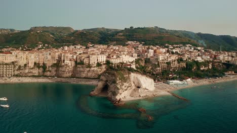 Santa-Maria-Del-Island-Tropea-Kalabrien-Italien-Luftdrohne-01