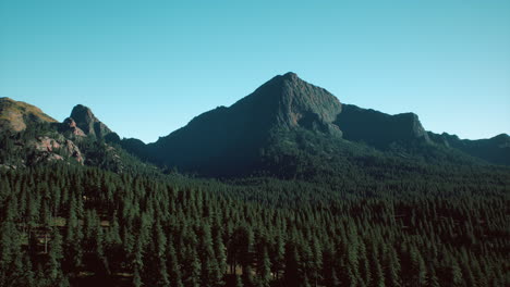 Paisaje-De-Montaña-En-Las-Montañas-Rocosas-De-Colorado