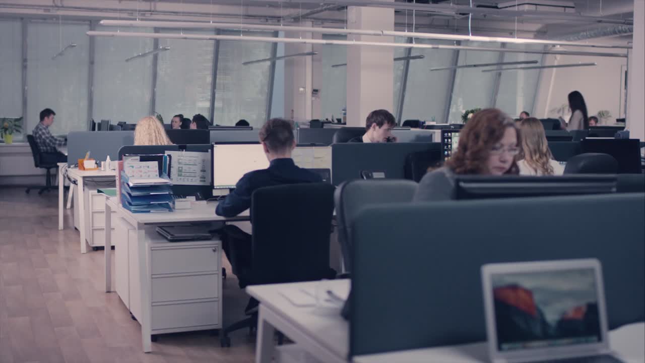 바쁜 사무실 직원