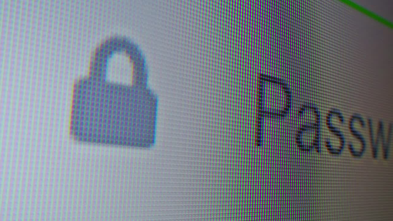 pantalla de la computadora con icono de bloqueo