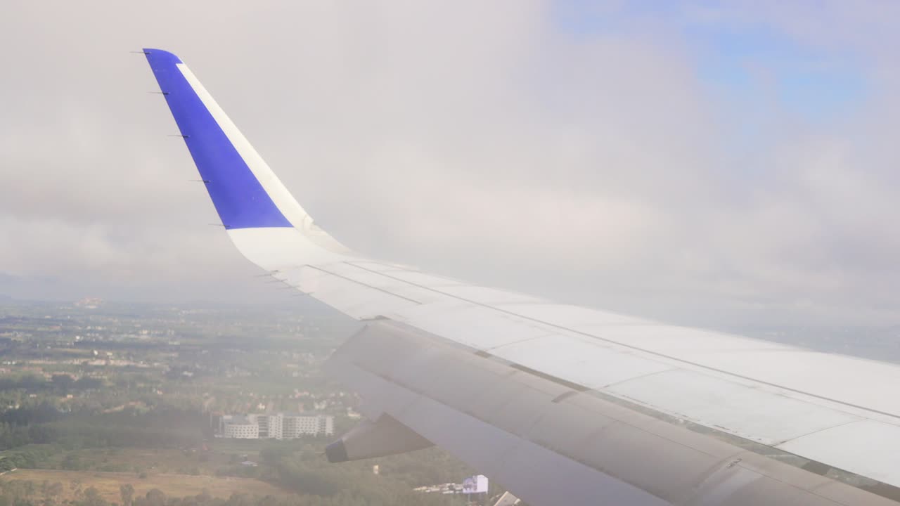 날개로 날아가는 카메라 뷰