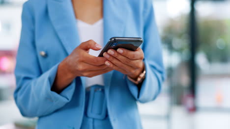 Business-woman,-hands-and-phone-typing