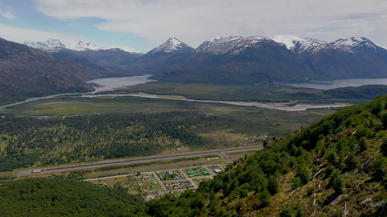 Flyover Villa O'Higgins Chile Aysen Carretera Australe Patagonia Mountain Green landscape