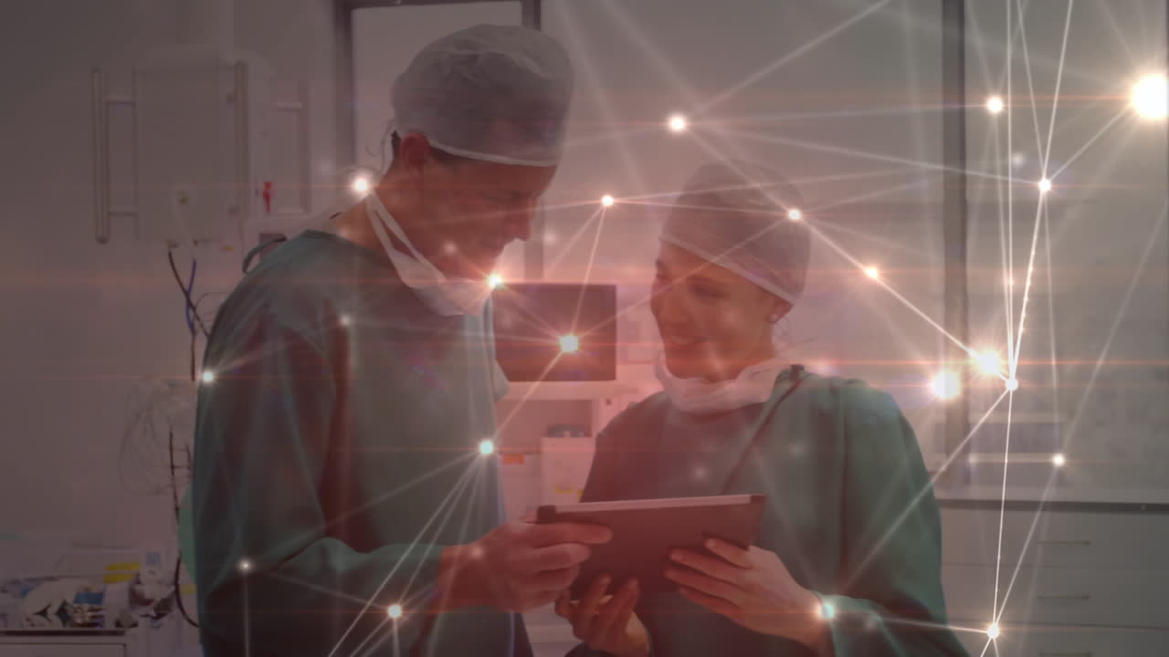 animación de la red de conexiones entre diversas personas que usan tablets