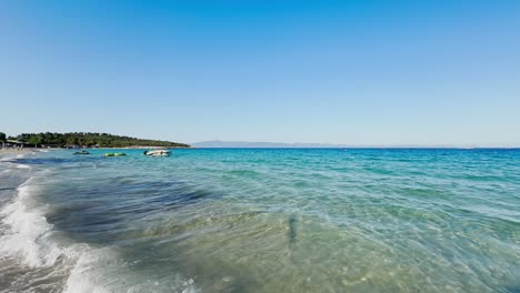 Clean-blue-flag-beaches-of-Halkidiki-Peninsula,-Greece