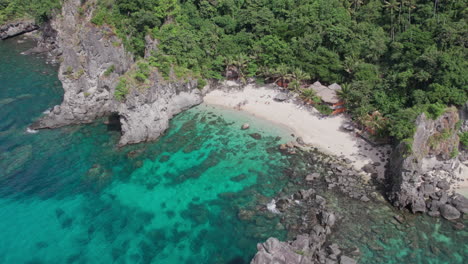 Luftaufnahme-Der-Insel-Apo-Auf-Den-Philippinen