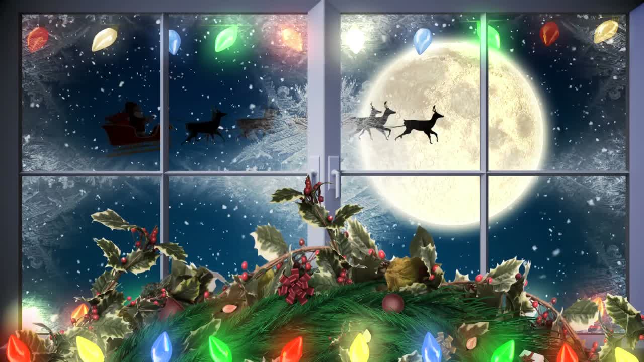 Babbo Natale e renne fuori dalla finestra con luci di Natale