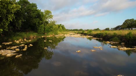 Imágenes-Aéreas-Del-Río-Pedernales-Cerca-De-Stonewall-Texas