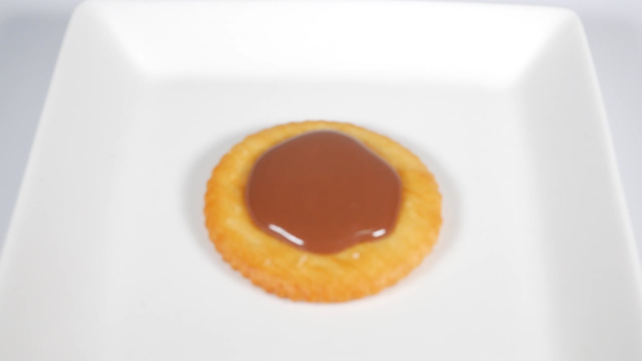 초콜릿과 함께 둥근 크래커