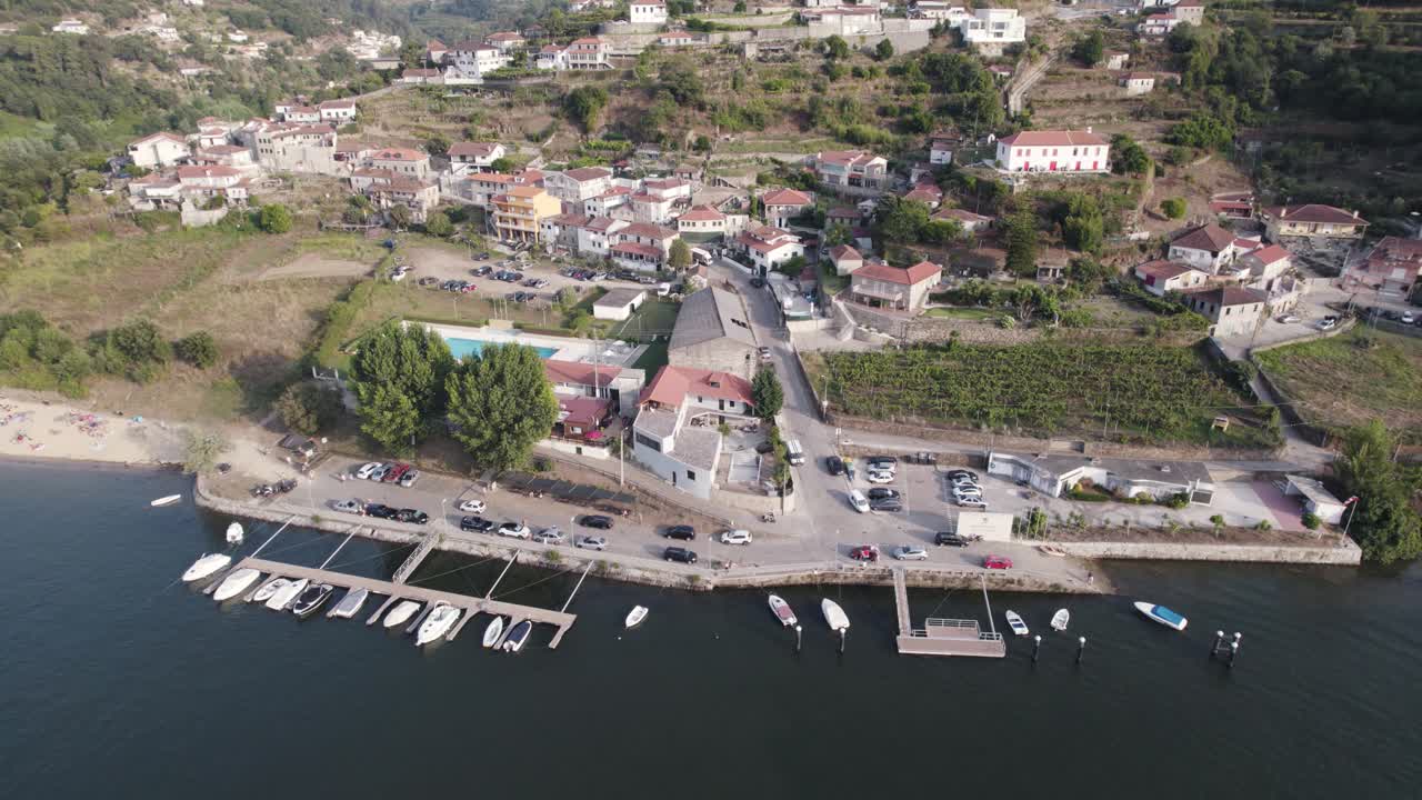 포르투갈의 그림 같은 카스텔로 데 파이바의 조감도