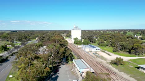 drone footage of a silo at tintinara in western south australia