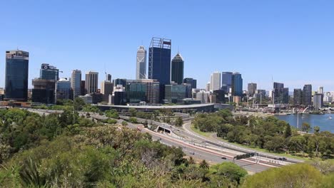 el horizonte de la ciudad de perth visto desde el parque kings y el jardín botánico