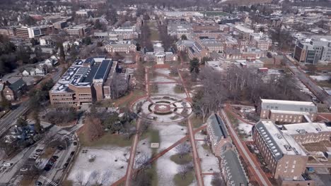 Universidad-De-Delaware-College-Campus-Quad-Con-Nieve-En-Antena-De-Invierno