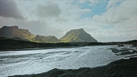 vista panorámica del paisaje volcánico de islandia
