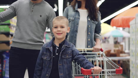 family shopping at grocery store