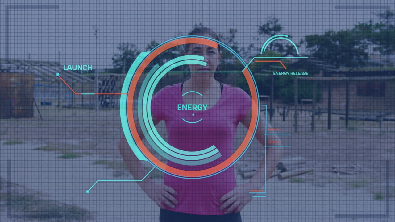 animación de un escáner que procesa datos de energía sobre una mujer caucásica madura en el entrenamiento del campamento de entrenamiento