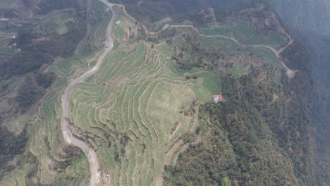 agricultura en el pueblo de las tierras altas de nepal