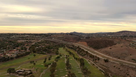 Bonita-Cancha-De-Golf-En-El-Este-Del-Condado-De-San-Diego