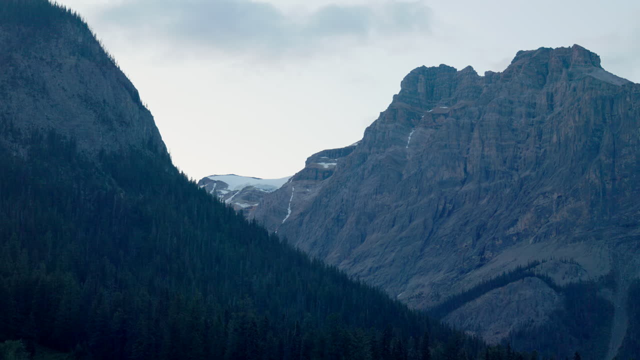 Dramatic Rocky Mountain scenery in the heart of Yoho National Park