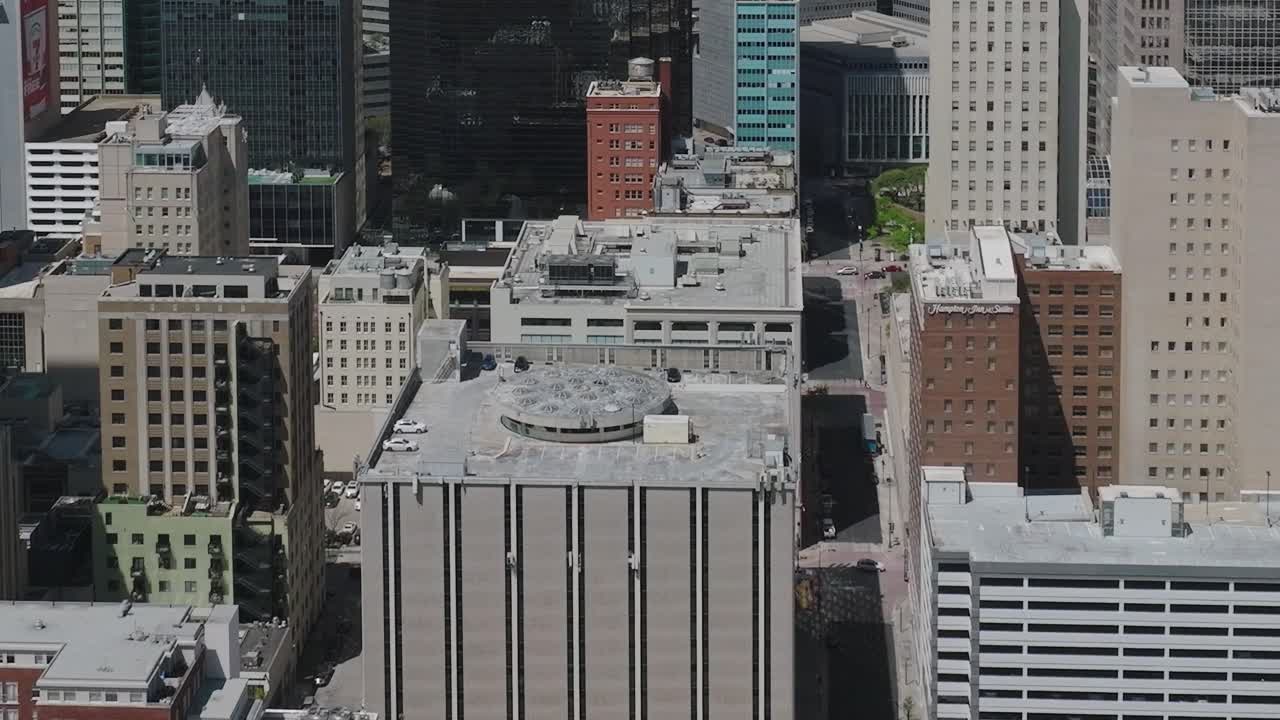 Vista de edifícios do centro de Dallas de cima, no Texas