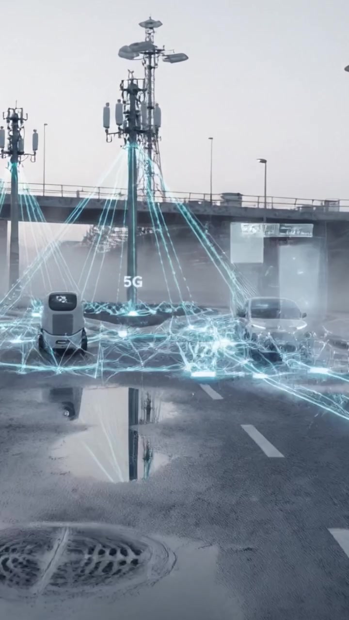 Un paesaggio urbano futuristico che mostra veicoli autonomi e connettività avanzata con tecnologia 5G che migliora la sicurezza e l'efficienza del traffico tramite interfacce digitali.