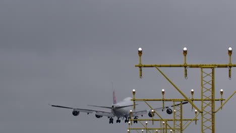 cathay pacific boeing 747 cargo plane landing