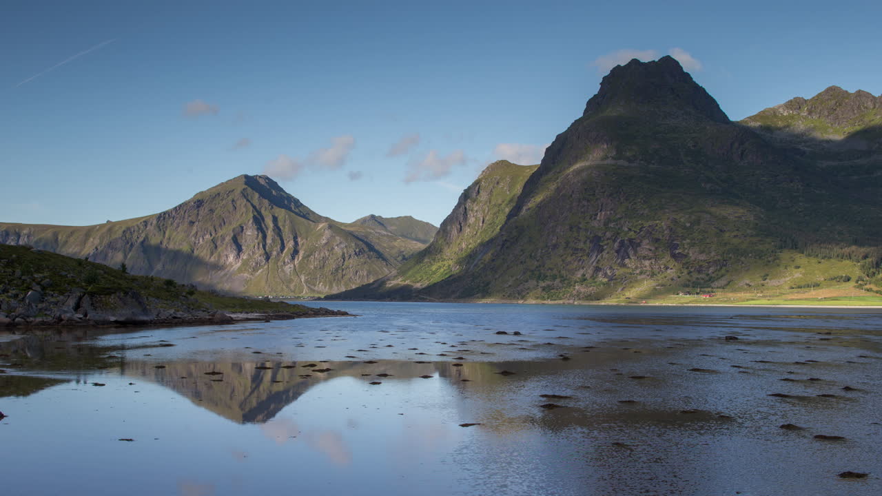 로포텐 호수 반사 04