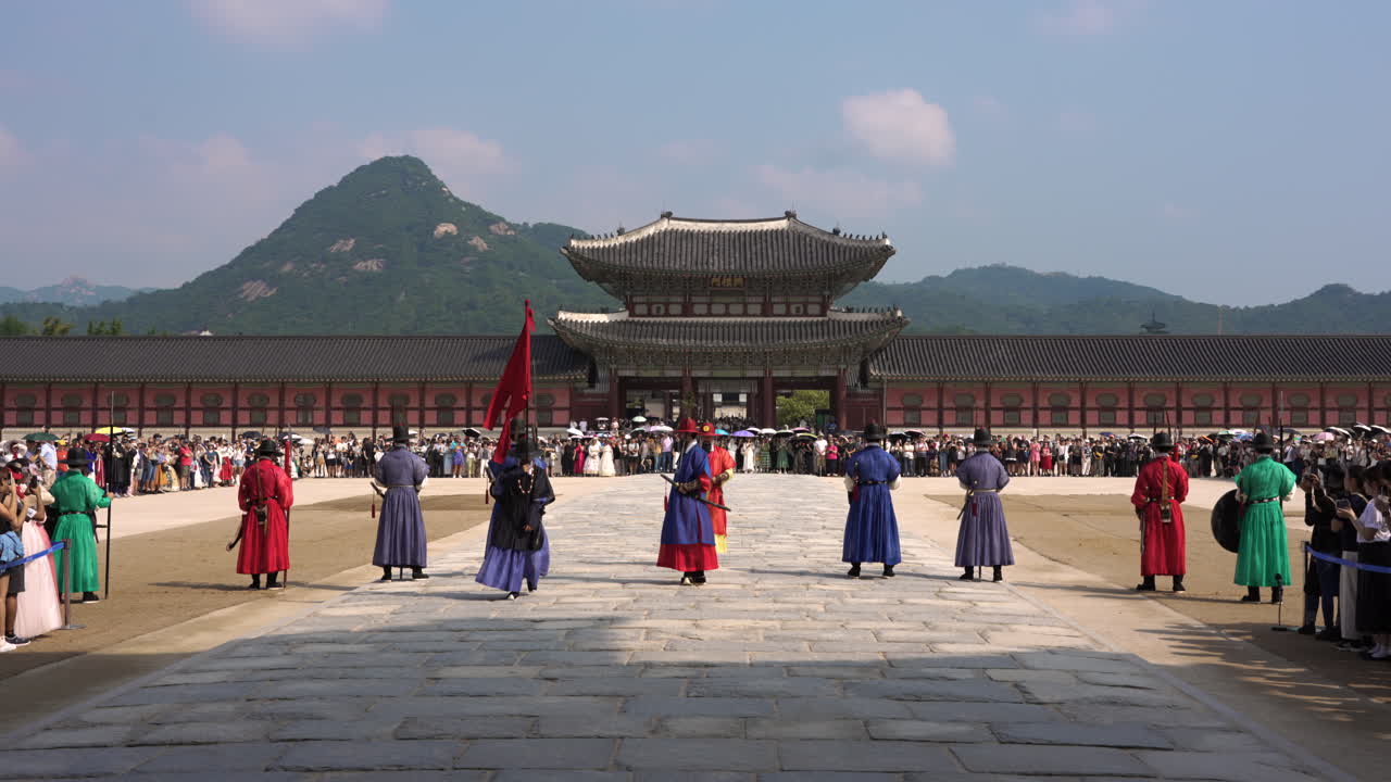 Changing of the Guard Ceremony at Gyeongbokgung Palace or Gyeongbok Palace